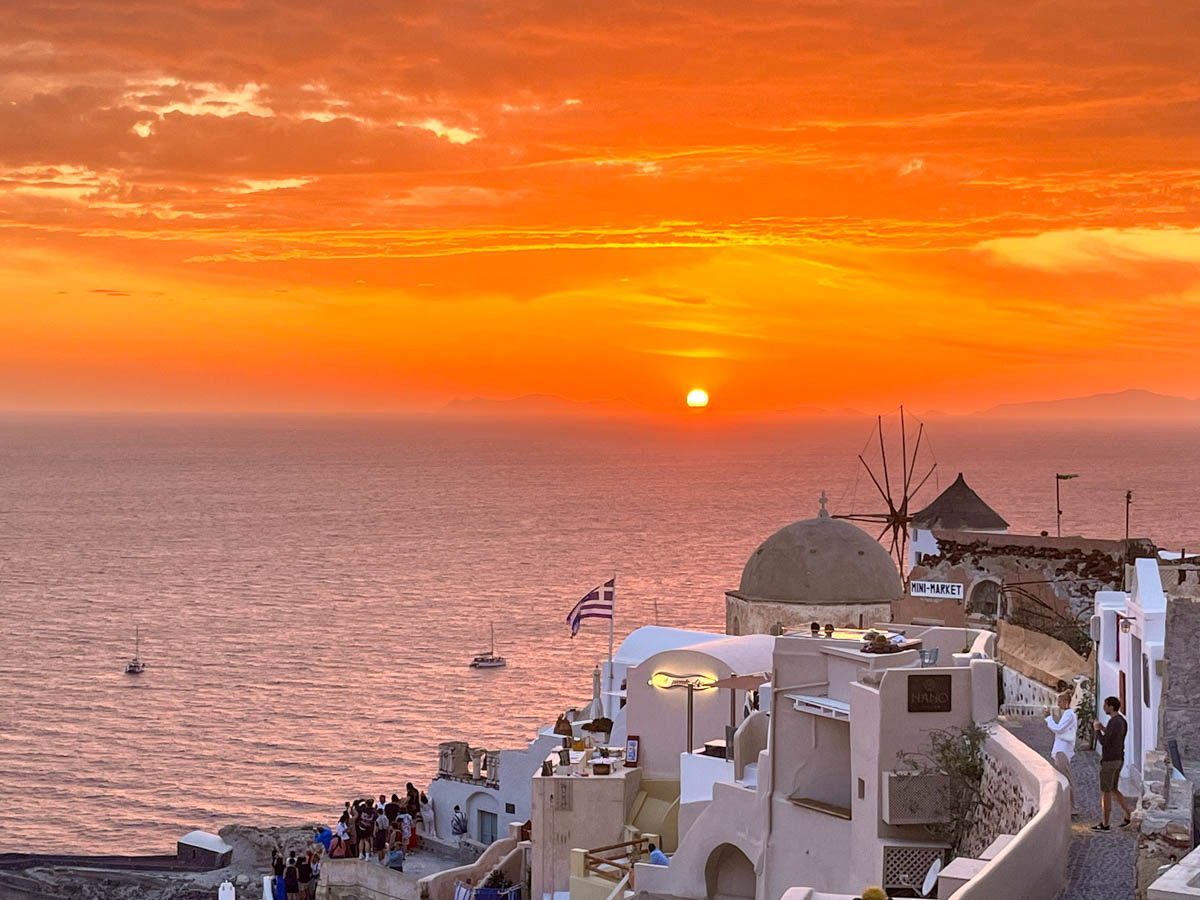 The Best Things to do in Santorini, Greece | Zest In A Tote